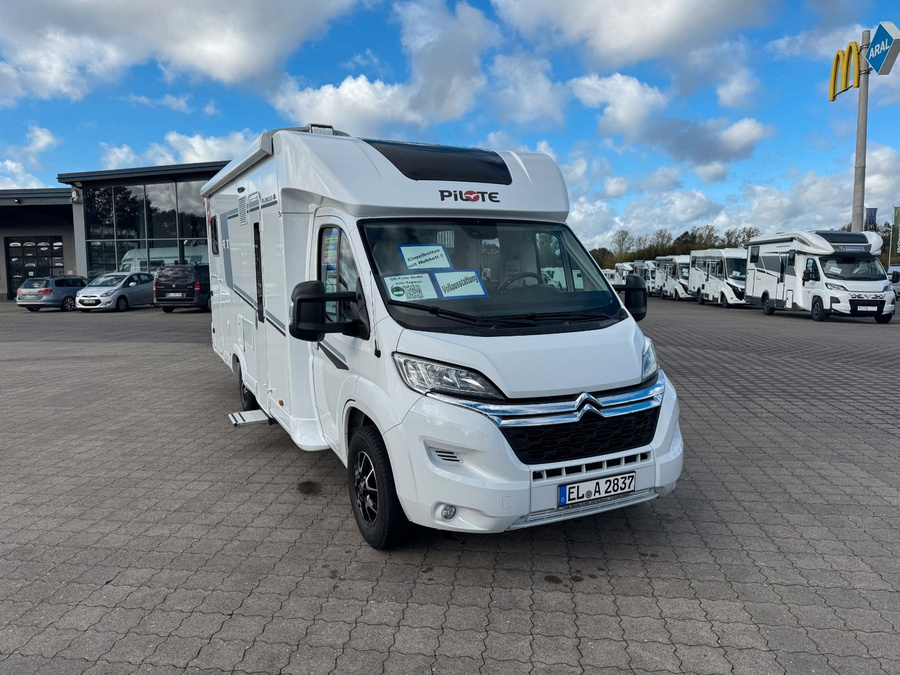 Pilote  P 746 GJ Expression * VOLLAUSSTATTUNG *