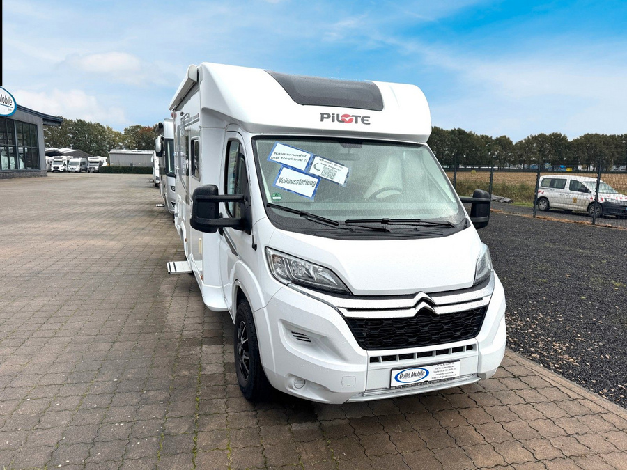 Pilote  P 696 / 690 D * VOLLAUSSTATTUNG / RAUMWUNDER *