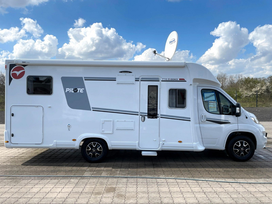 Pilote  P 746 FGJ Evidence * HAUSMESSE AM 26.+27.04.25 *