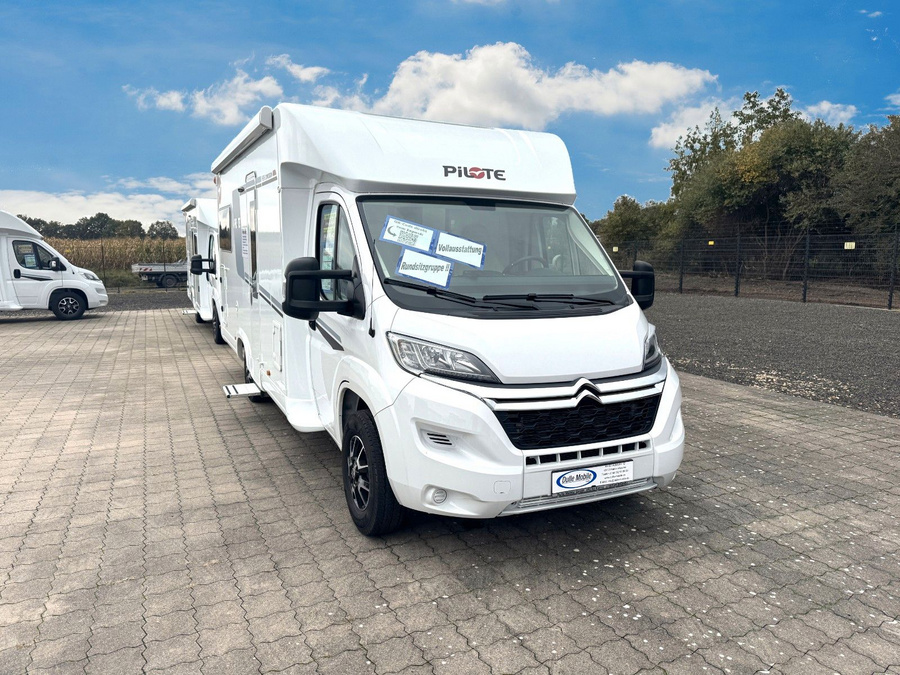 Pilote  P 696 U * RUNDSITZGRUPPE / VOLLAUSSTATTUNG *