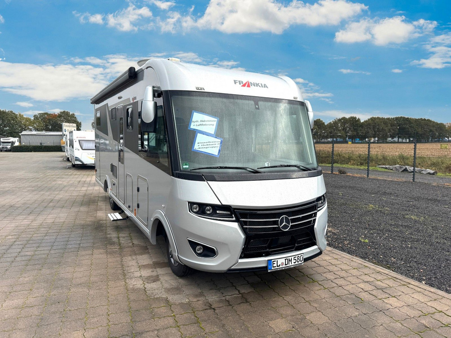 Frankia  Platin I 7900 GD * HUBSTÜTZEN/4XSOLAR/LITHIUM*
