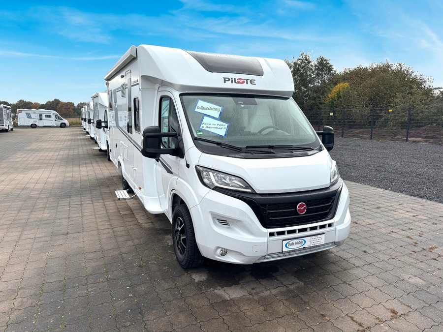 Pilote  P 740 FGJ * OHNE HUBBETT / VOLLAUSSTATTUNG *